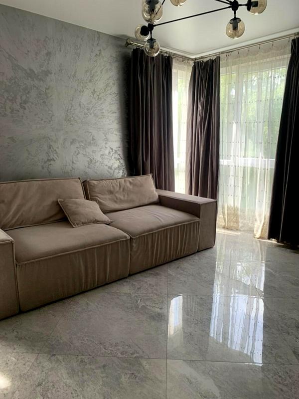 3-Room Apartment in Lviv with Designer Renovation and Modern Amenities