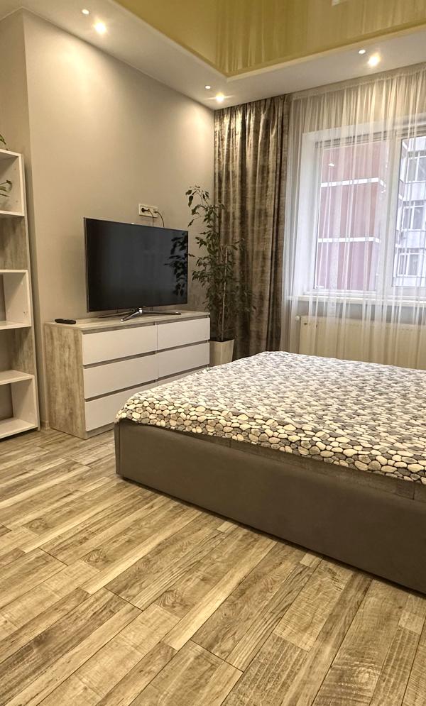 Modern Apartment with Designer Interior and Full Amenities