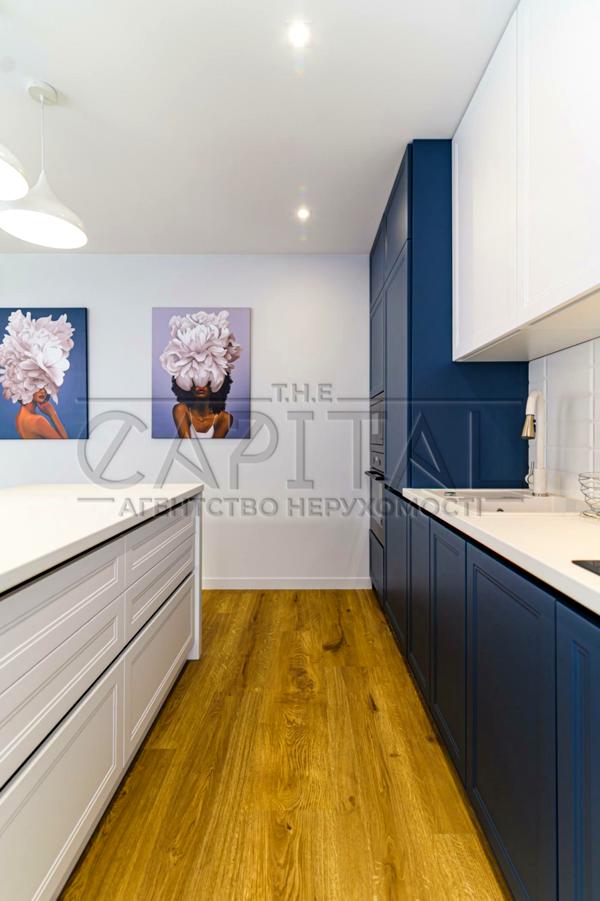 Designer 2-Room Apartment in Slavutych Complex with Modern Amenities