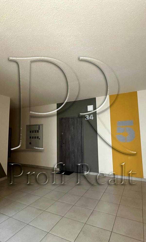 Two-bedroom apartment in Sofiivska Borshchahivka with modern amenities