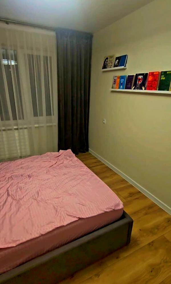 Apartment for rent on Zhylianska Street with open balcony