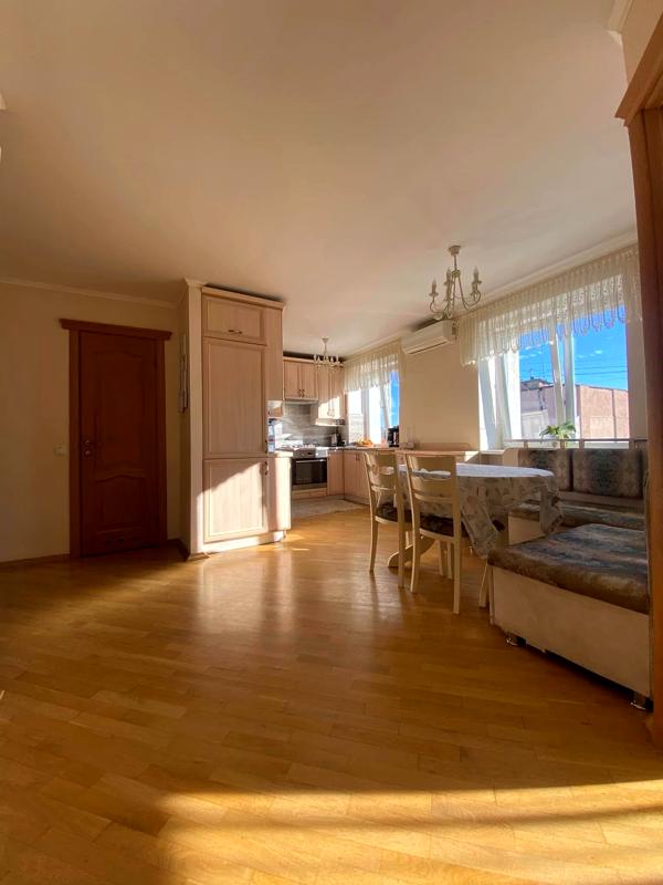 2-Room Apartment with Large Kitchen-Studio near Anna Church