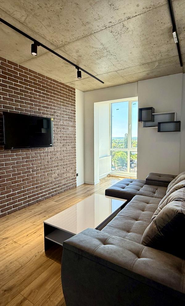Modern 2-Room Apartment in City Center