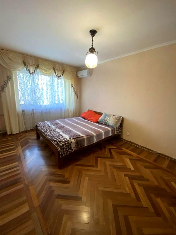 3-Room Apartment at French Boulevard with Full Amenities