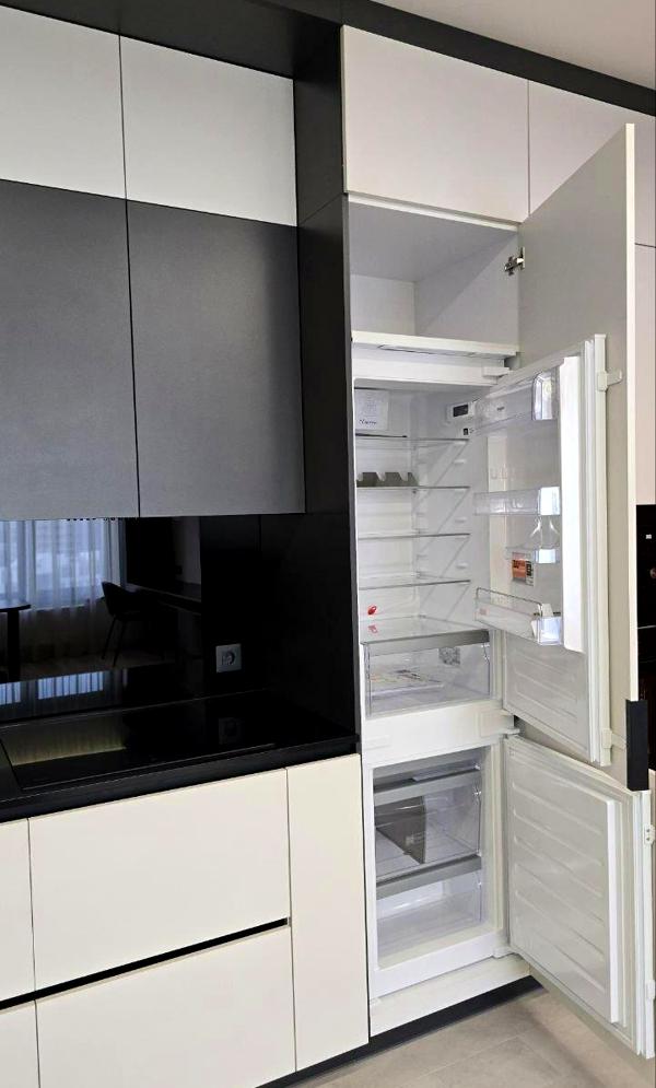 2-Bedroom Apartment with Designer Renovation near Olympic Stadium