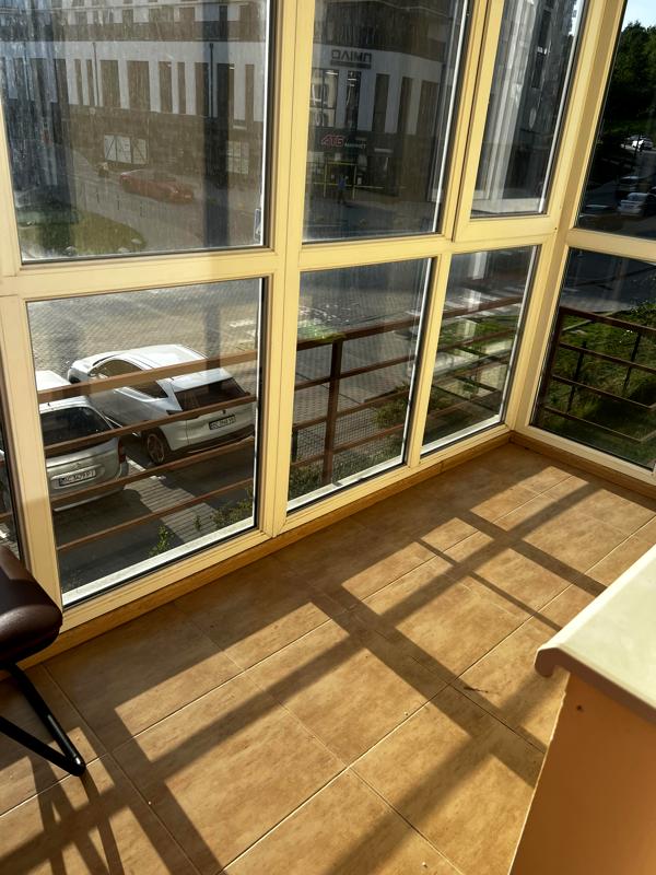 One-bedroom apartment on Malogoloskovska Street, pet-friendly, conveniently located