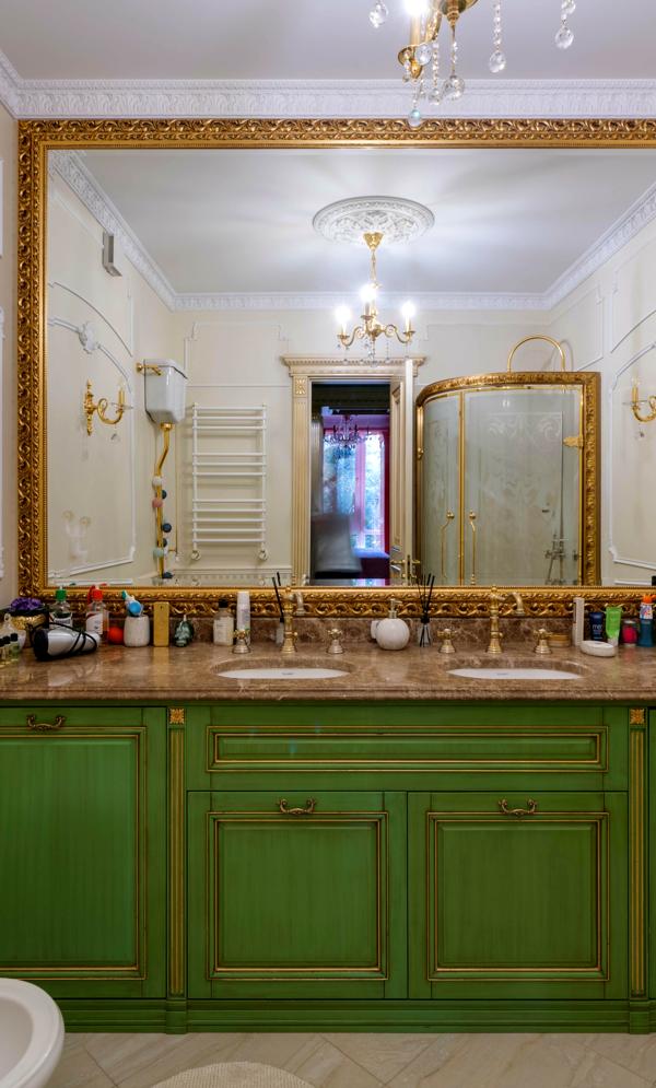 Elegant 3-Room Apartment in Prestigious Pechersk District