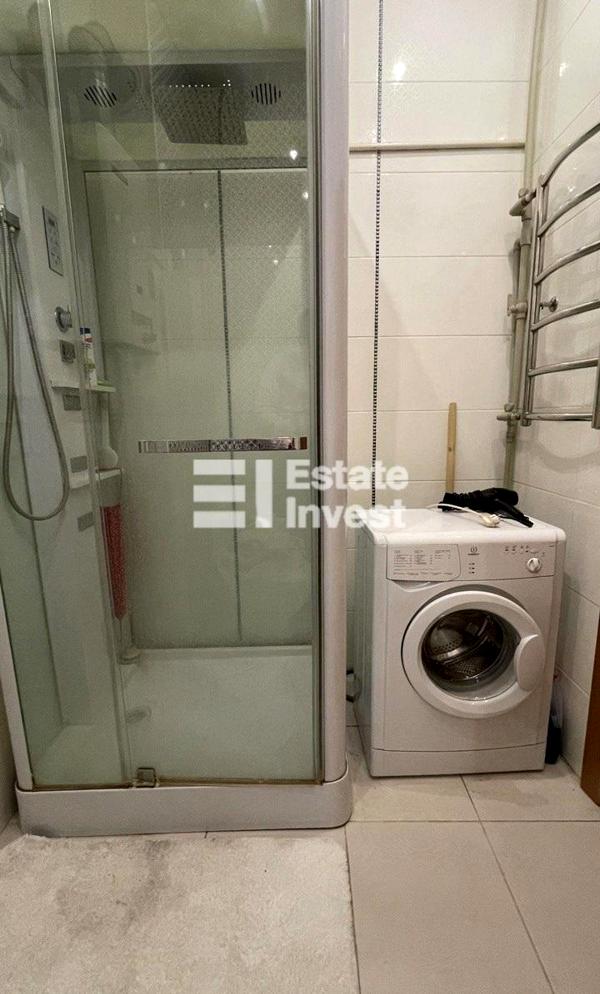 2-Room Apartment on Heroes of Kharkiv Avenue with Workplace and Storage