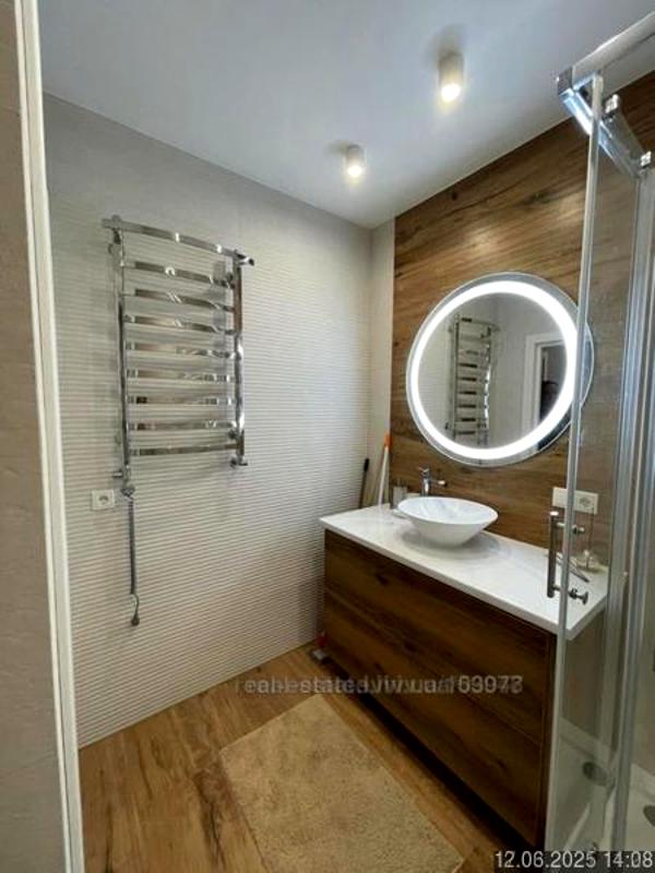 Modern Designer Apartment in Avalon Complex with Smart Home System