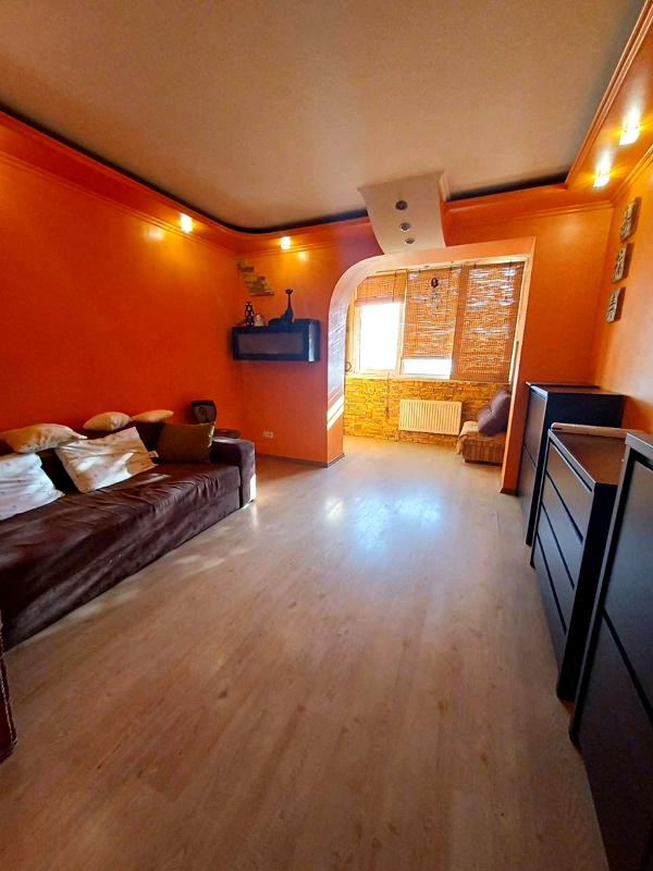 Three-room apartment in new building with designer renovation