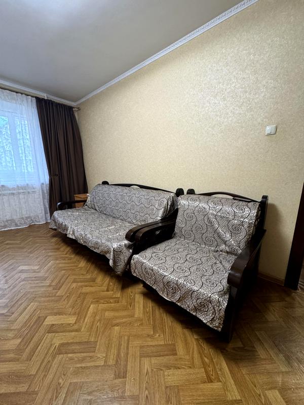 2-Room Apartment with Renovation near Kharkivska Metro