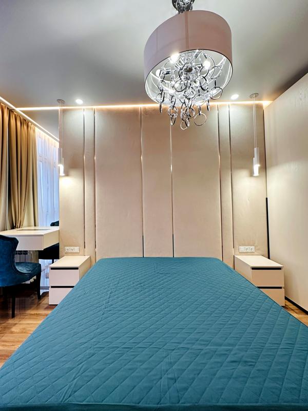 Panoramic 2-Room Apartment in Kakhovska Complex, Dniprovskyi District