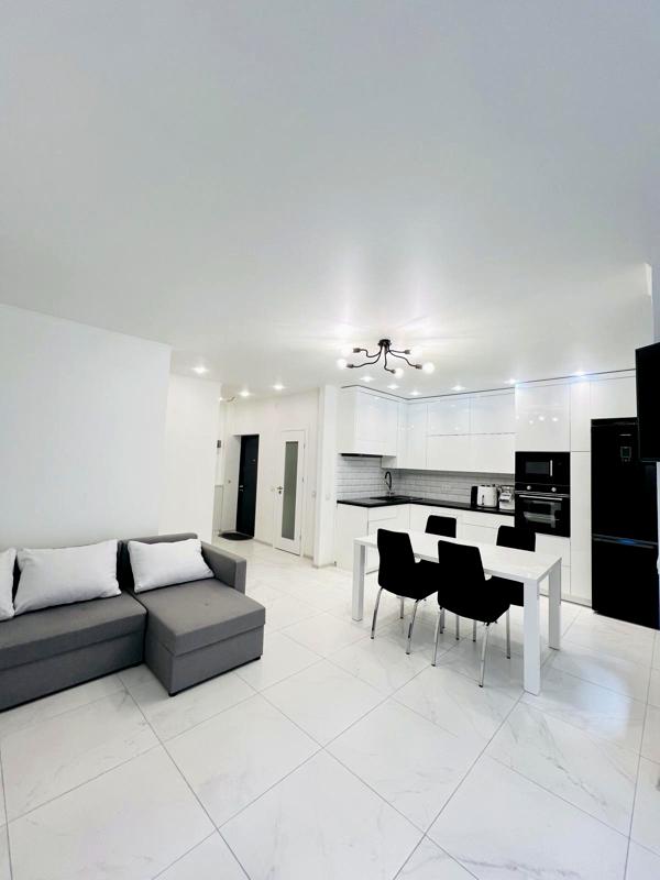 Spacious 2-Room Apartment in Avalon Complex with Modern Amenities