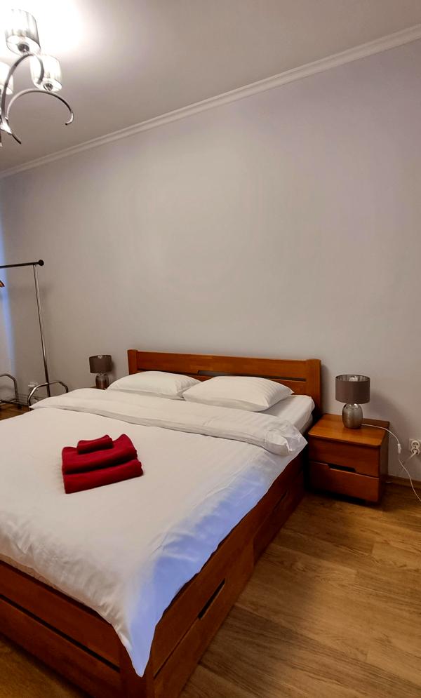 Stylish 3-room studio apartment in the heart of Kyiv, near Maidan Nezalezhnosti