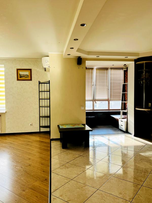 2-Room Apartment in Kryukivshchyna with Modern Furnishings