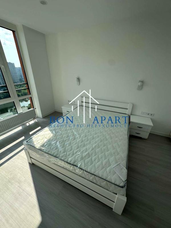 Modern Apartment with Lake and Dnieper River View in Seven Complex