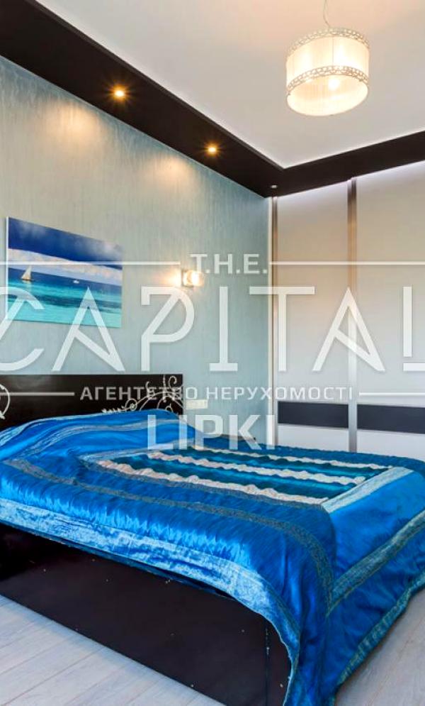 3-Bedroom Luxury Apartment in Novopecherski Lipki Complex
