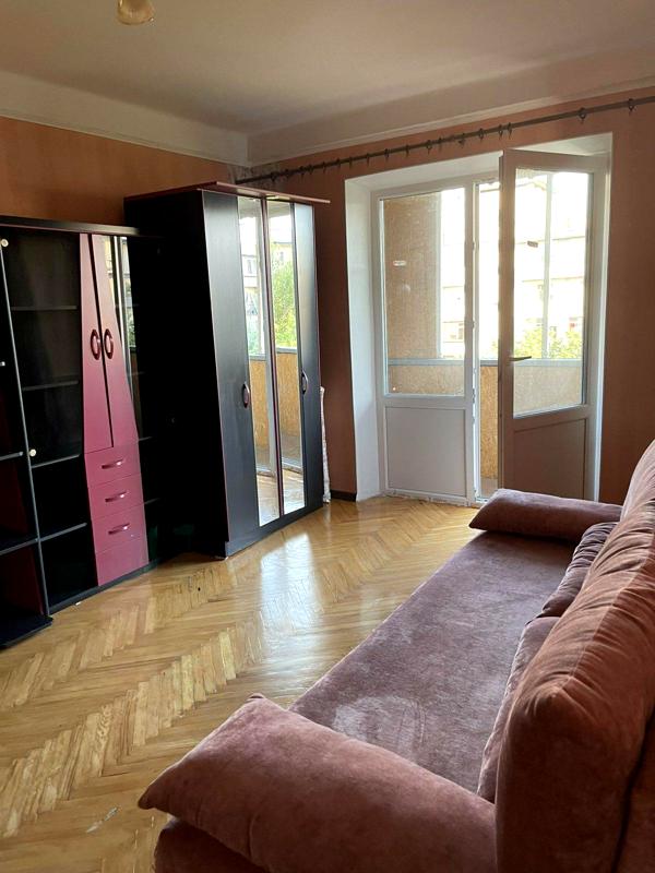 Cozy 1-Room Apartment on Lisovyi Prospect