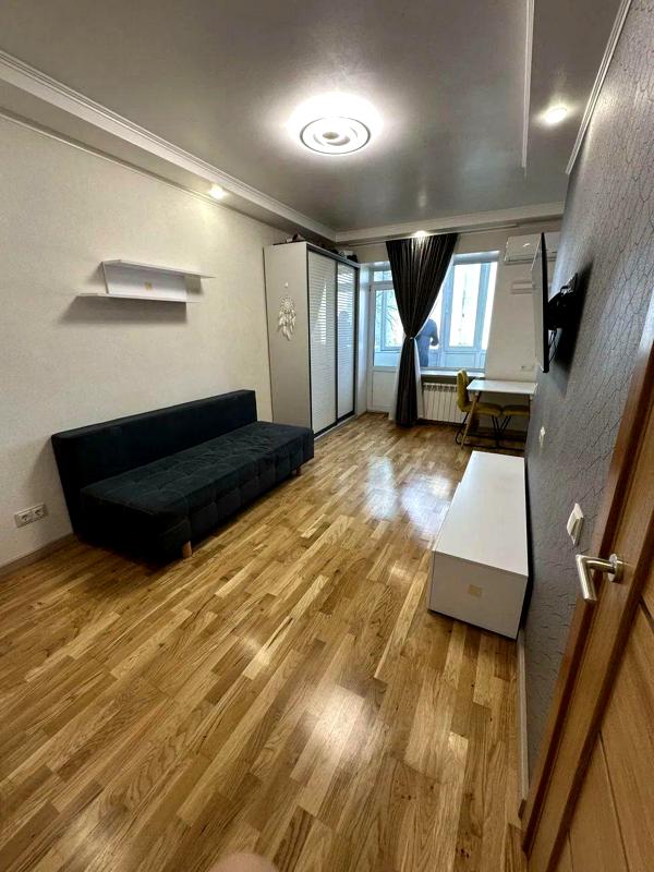1-bedroom apartment near Kontraktova Square metro, fully furnished