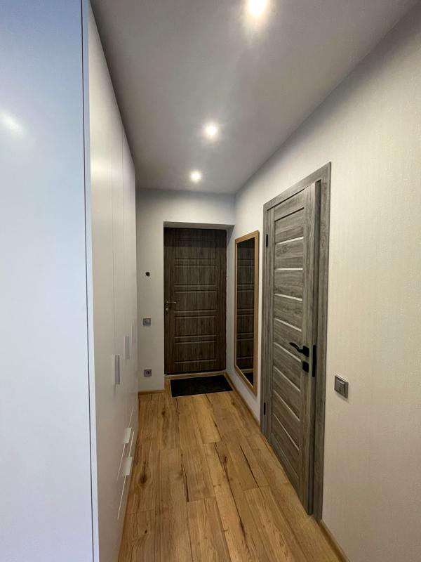 Fully Furnished Apartment near Lukyanivka Metro with Modern Amenities