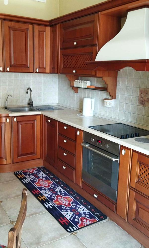2-Room Apartment in Pechersk District with Excellent Renovation
