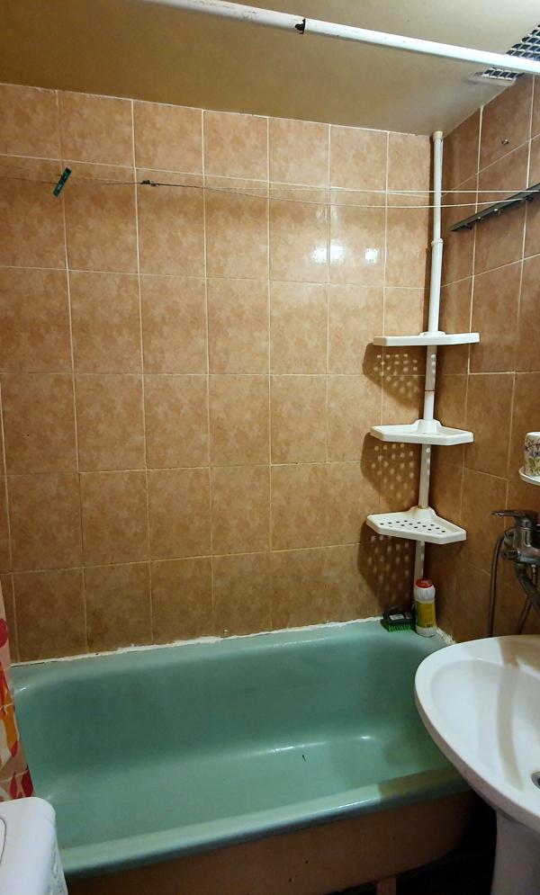 One-bedroom apartment in brick house near Tairova Street