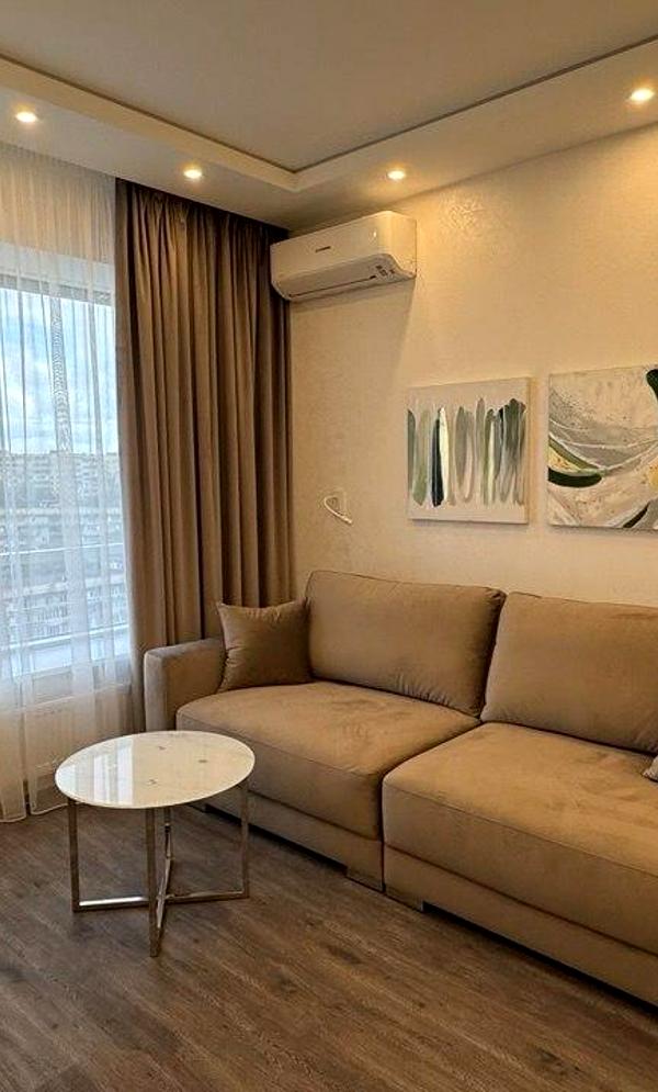 Modern 1-Bedroom Apartment in Whitelines Residential Complex