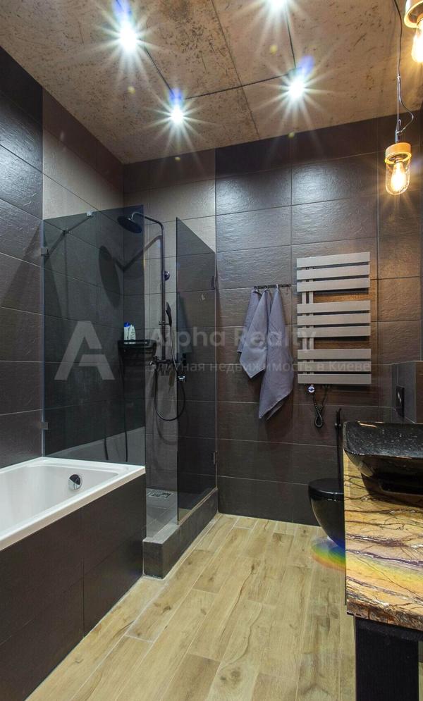 Spacious Loft-Style Apartment in City Center, Royal Tower