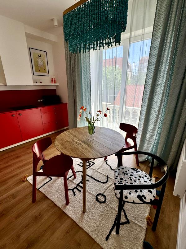 2-Room Apartment Near City Center with Spacious Rooms
