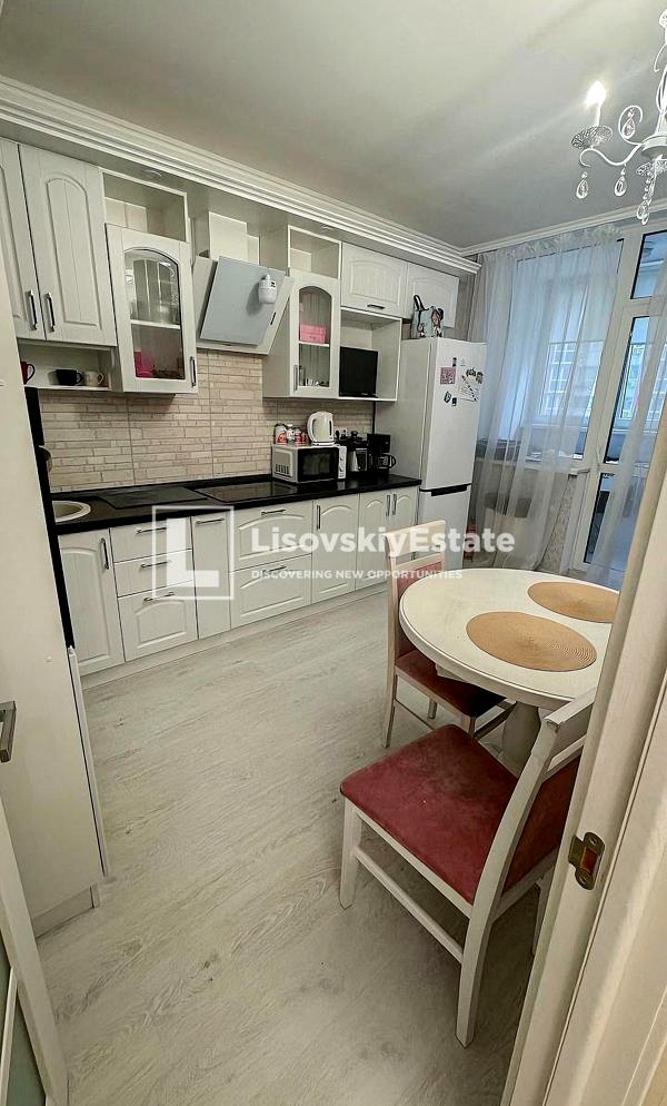 One-bedroom apartment on Dragomanova 2b, fully furnished