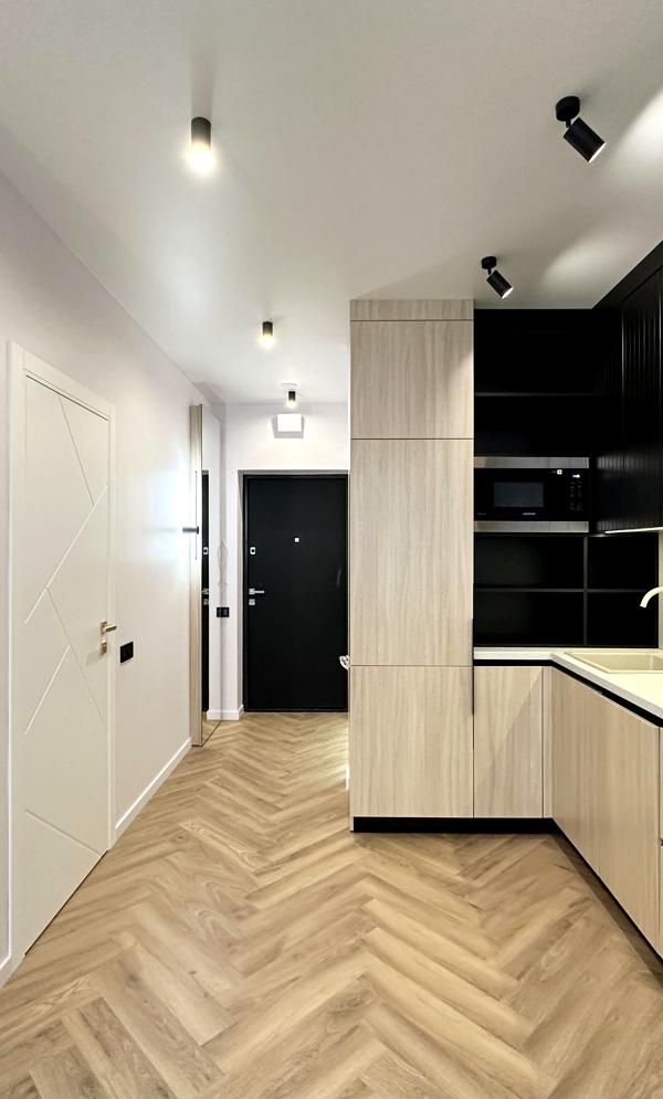 Designer Renovated 40m2 Apartment in White Lines Complex near Holosiyivska Metro