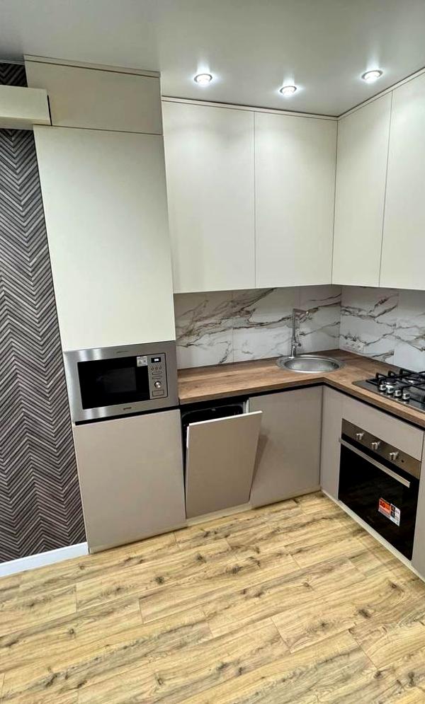 2-room studio apartment in 5 Continent Complex