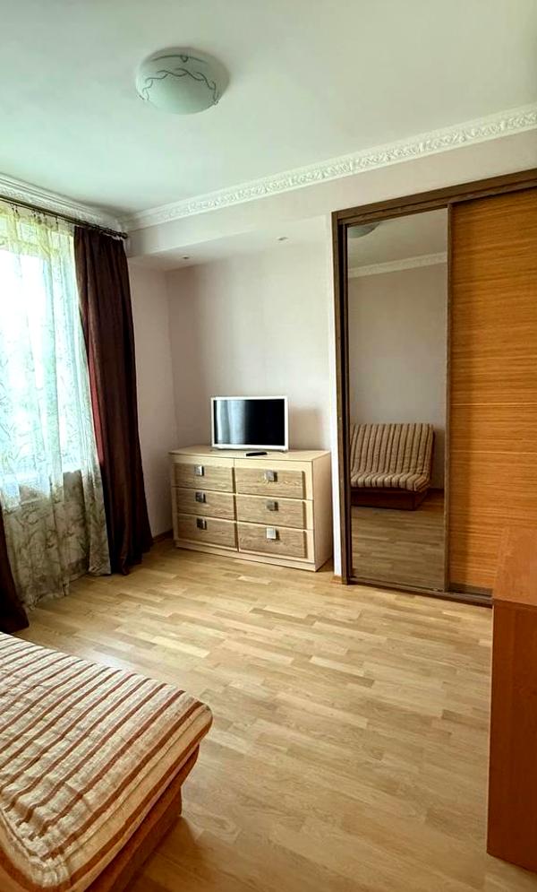 Spacious 2-room apartment in Podilskyi district, Vitryani Hory