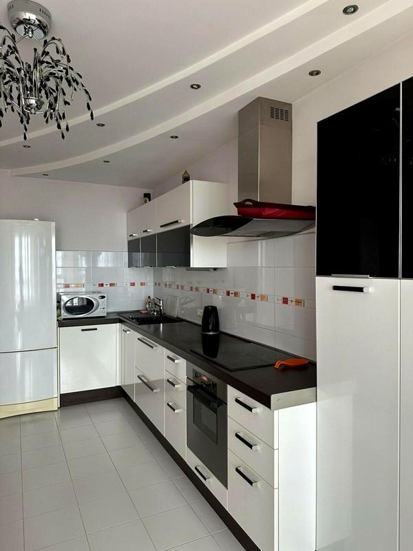 Spacious 3-room apartment 150 m² in prestigious Kyiv district