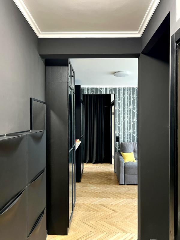 Cozy 3-Room Apartment on Vyhovskyi Street with Modern Amenities