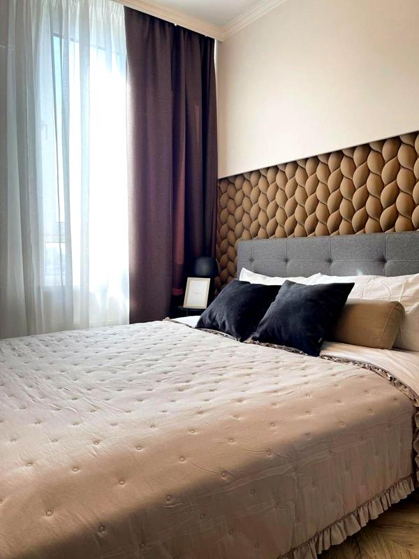 French Quarter кешеніндегі 52 м² дизайнерлік жөнделген пәтер