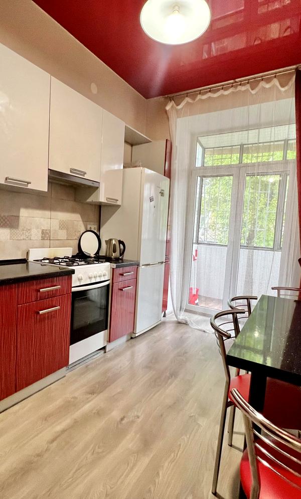 2-Room Apartment on Meretyna Street with Full Furnishing and Renovation