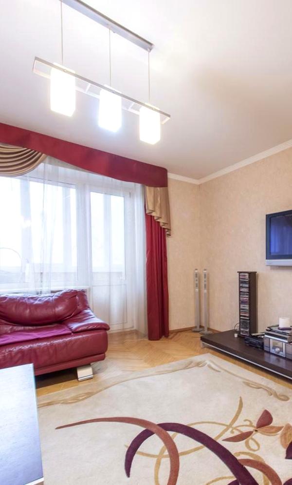 3-Room Apartment on Tatarska Street, Lukyanivska, Shevchenkivsky District