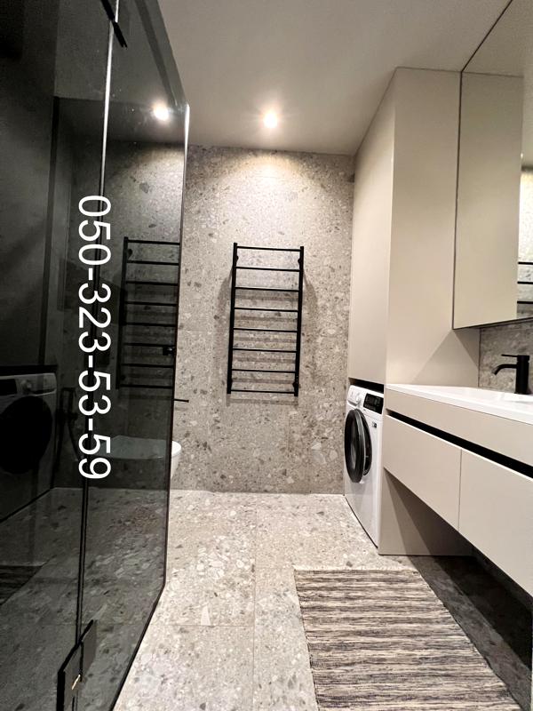 Designer 1-Bedroom Apartment with City View in French Quarter 2 Complex