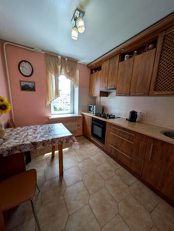 2-Room Apartment near Kholodna Hora Metro, Hryhorivske Highway