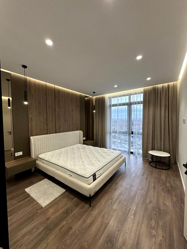 Designer 1.5-Room Apartment in Park Residents Complex