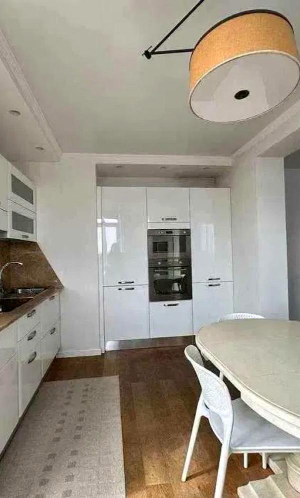 Spacious 2-Room Apartment with Euro Renovation on Vasyl Lypkivskyi Street