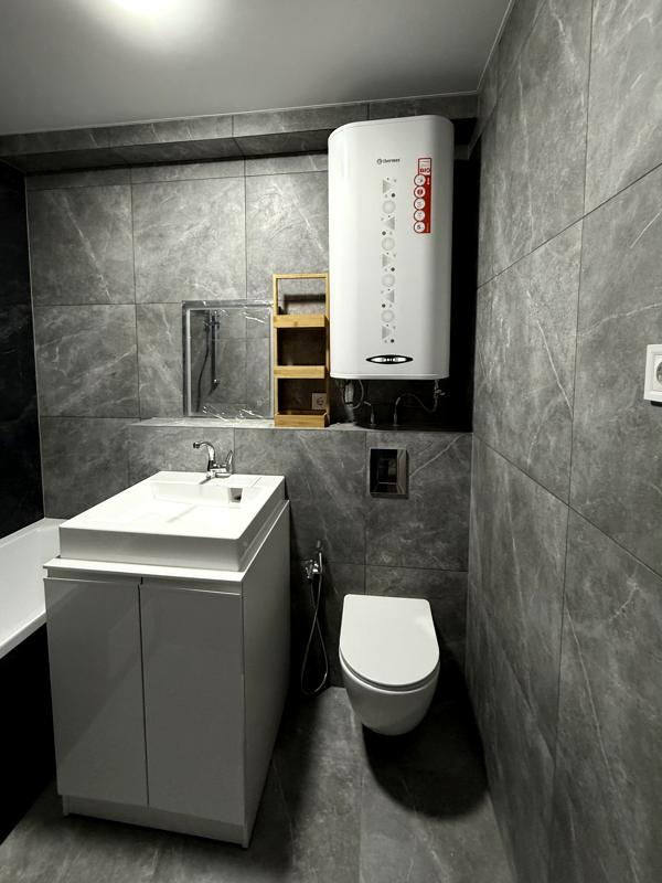 Modern 1-Bedroom Apartment in Nova Anglia Complex, Holosiivskyi District