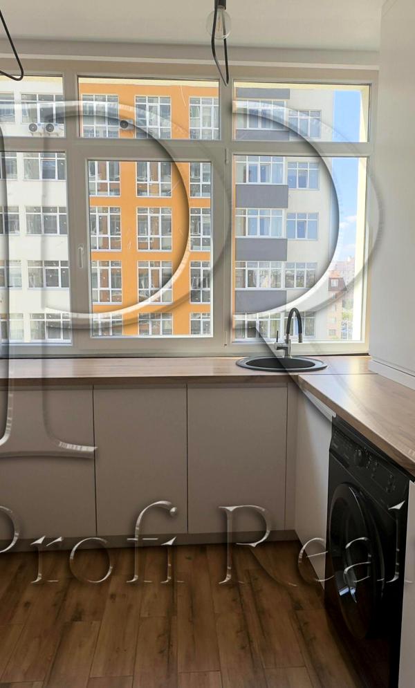 Two-bedroom apartment in Sofiivska Borshchahivka with modern amenities
