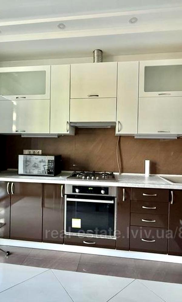 3-Room Apartment in Avalon Complex on Chornovola Street with Eurorepair