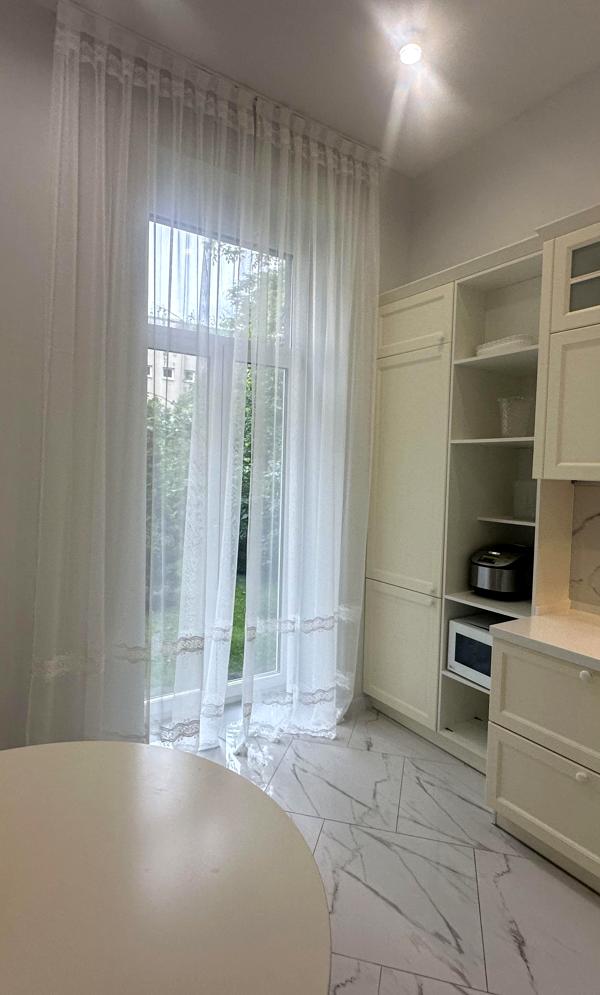 Unique 2-bedroom apartment in the heart of Lviv near Botanical Garden