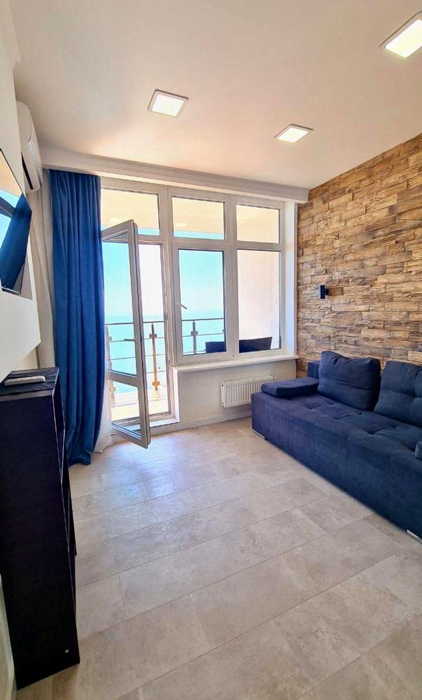 Sea View 2-Bedroom Apartment in 44 Pearl Complex, Arcadia