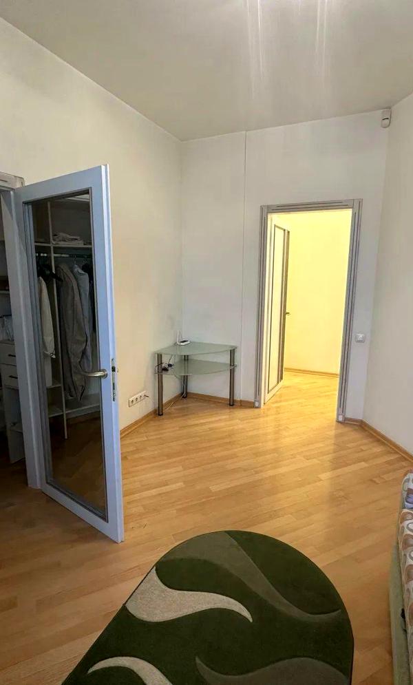Spacious 4-Room Apartment in Central Kyiv, Near Khreshchatyk