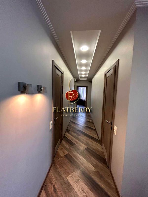 3-Bedroom Apartment in Historic Kyiv Center, Shevchenkovsky District