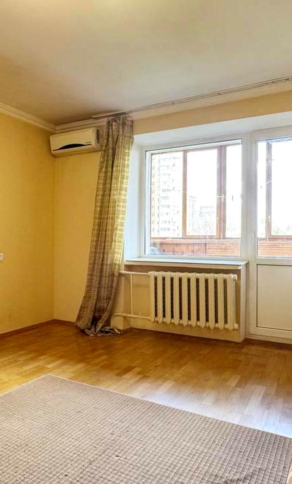 Cozy 1-bedroom apartment in Holosiivskyi district, near metro